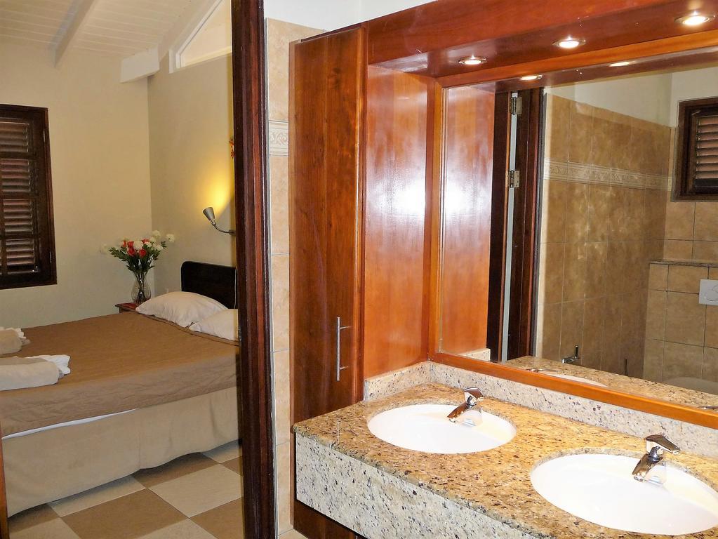 Blue Bay Beach Villa At Pool And Golfcourse Exteriör bild